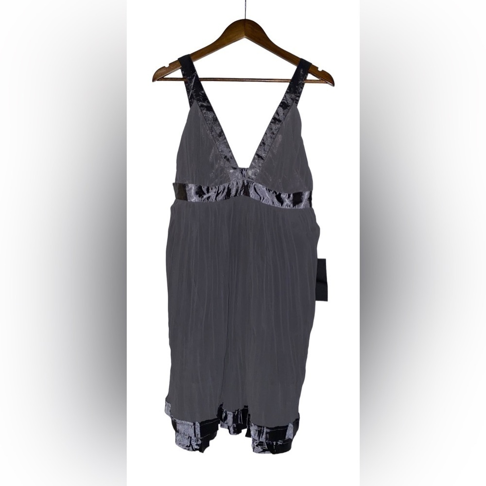 Love Stitch Women Strappy V-Neck Gray Pleated Mini Dress Large Dinner Party